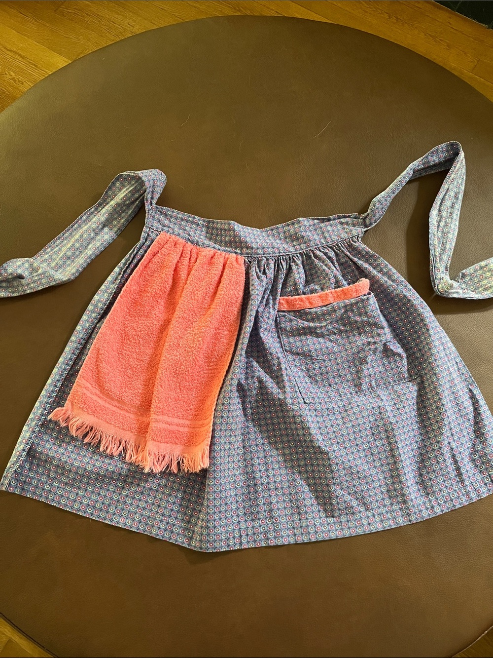 Vintage apron with pocket.